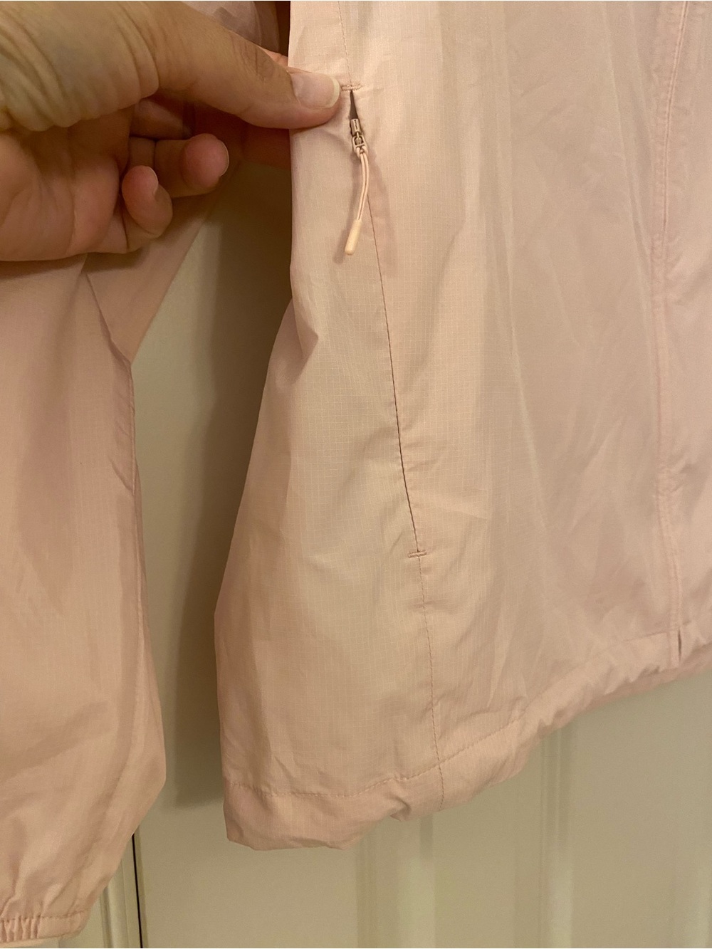 NWT Uniqlo Medium Pale Pink Pocketable UV Protection Hooded Parka Windbreaker - Picture 4 of 7